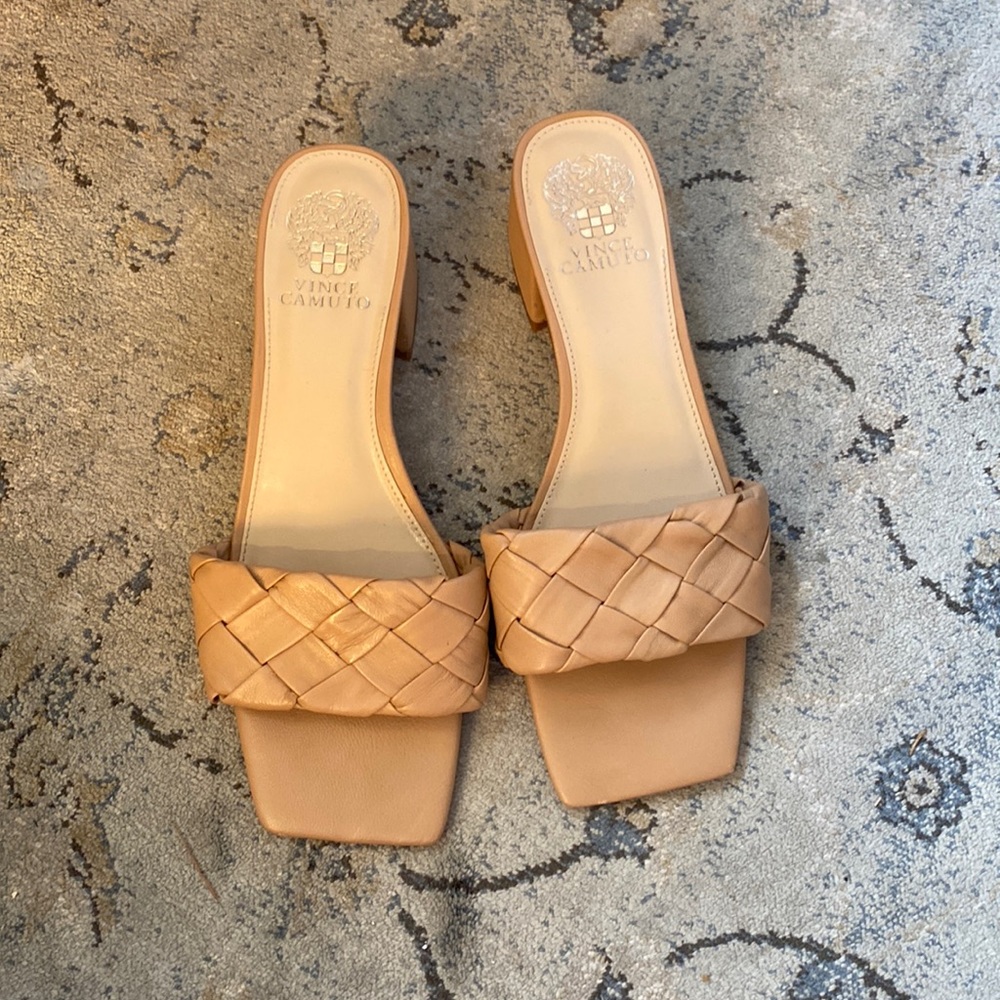 Vince Camuto woven nude sandal size 9.